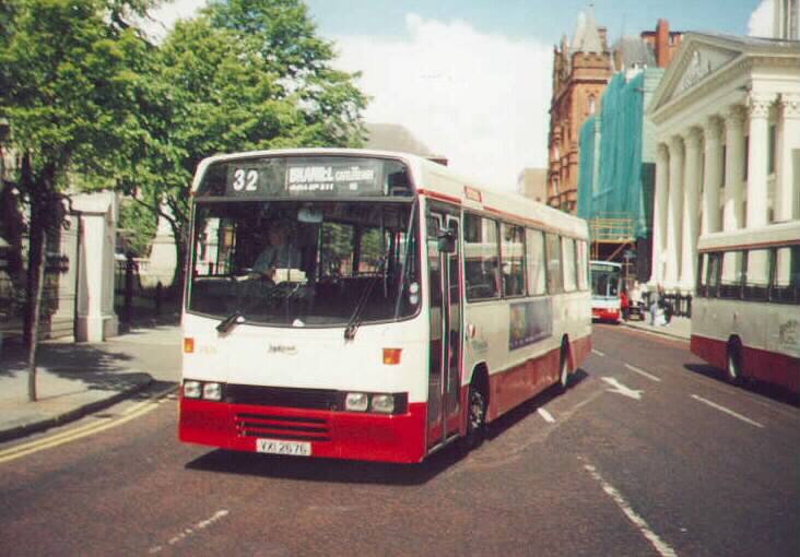  Leyland Tiger Cityliner 2676 (VXI 2676) negotiates the one-way system around 